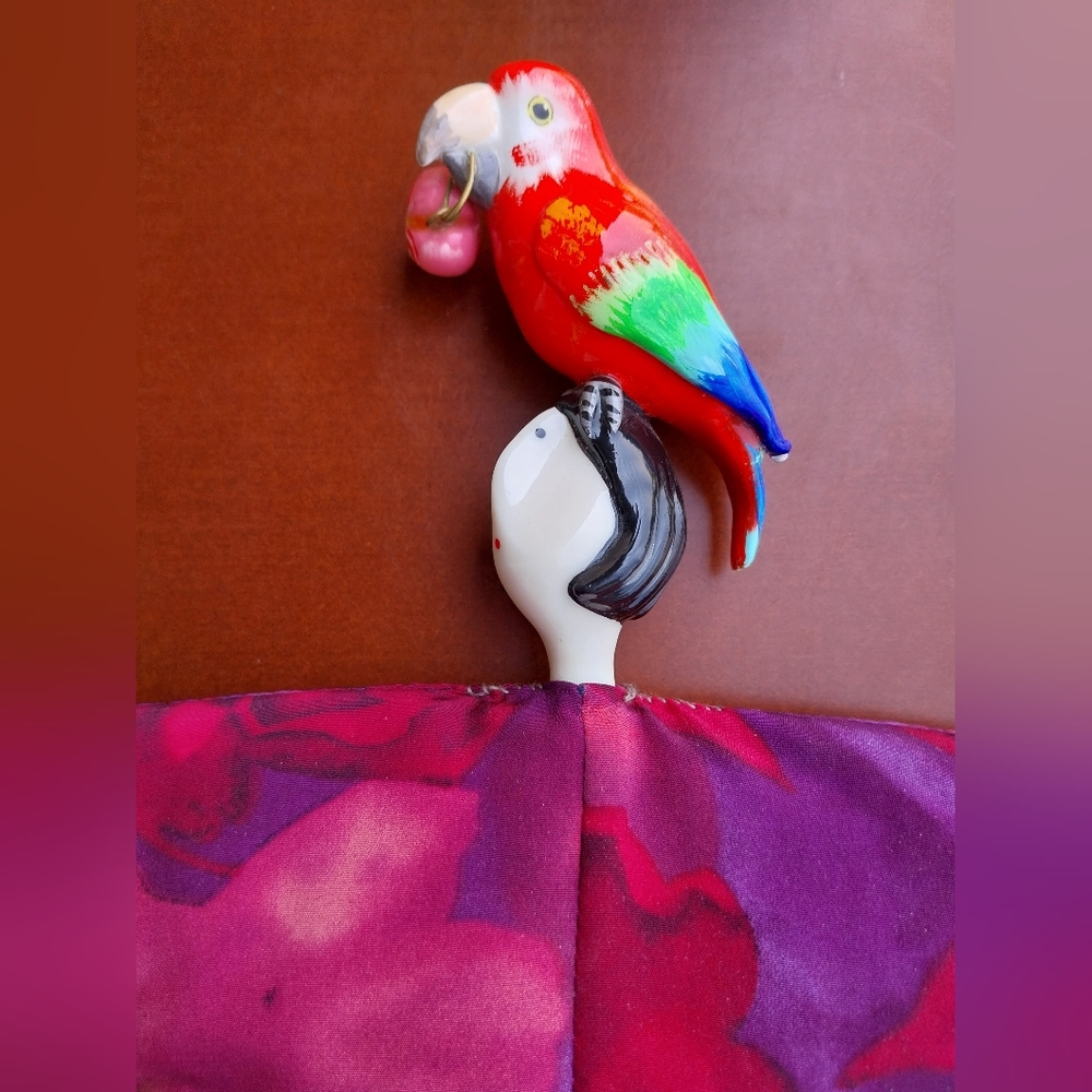 Artistic Ceramic Figurine with Parrot - Picture 2 of 14